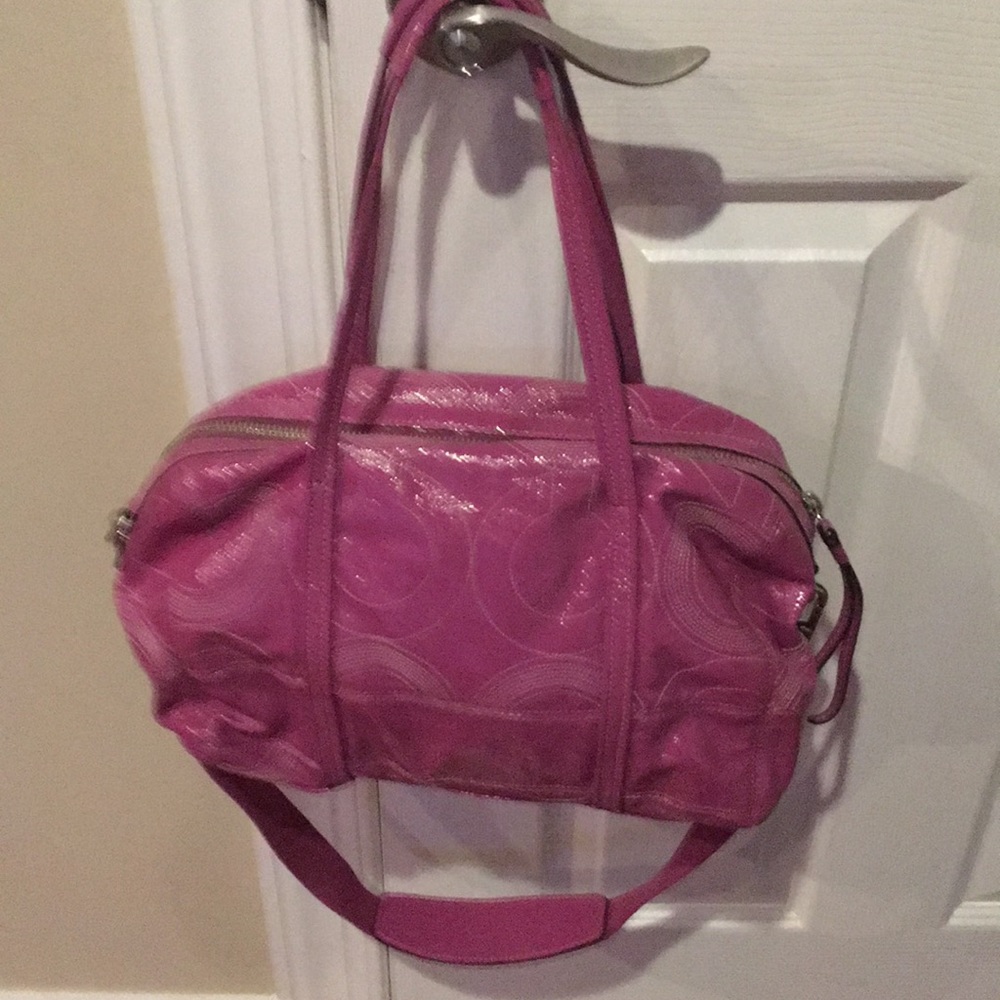 Coach Patent leather signature bag. - Picture 2 of 5